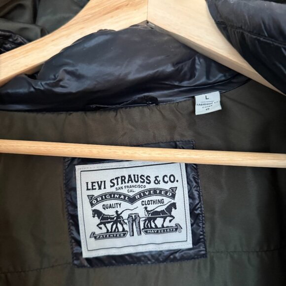 Levi’s Black Puffer Jacket. Men’s large - Picture 2 of 3